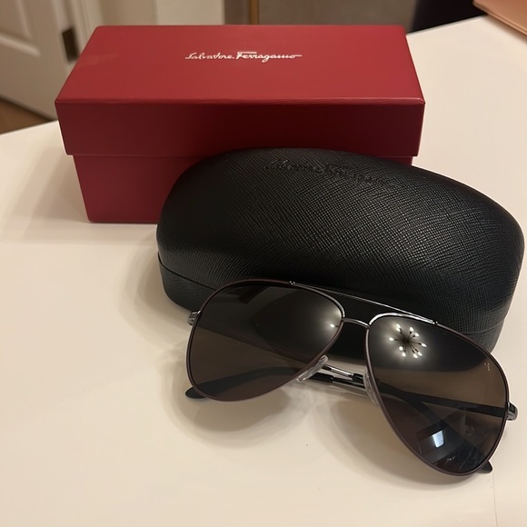 Salvatore Ferragamo Sunglasses - Picture 4 of 4